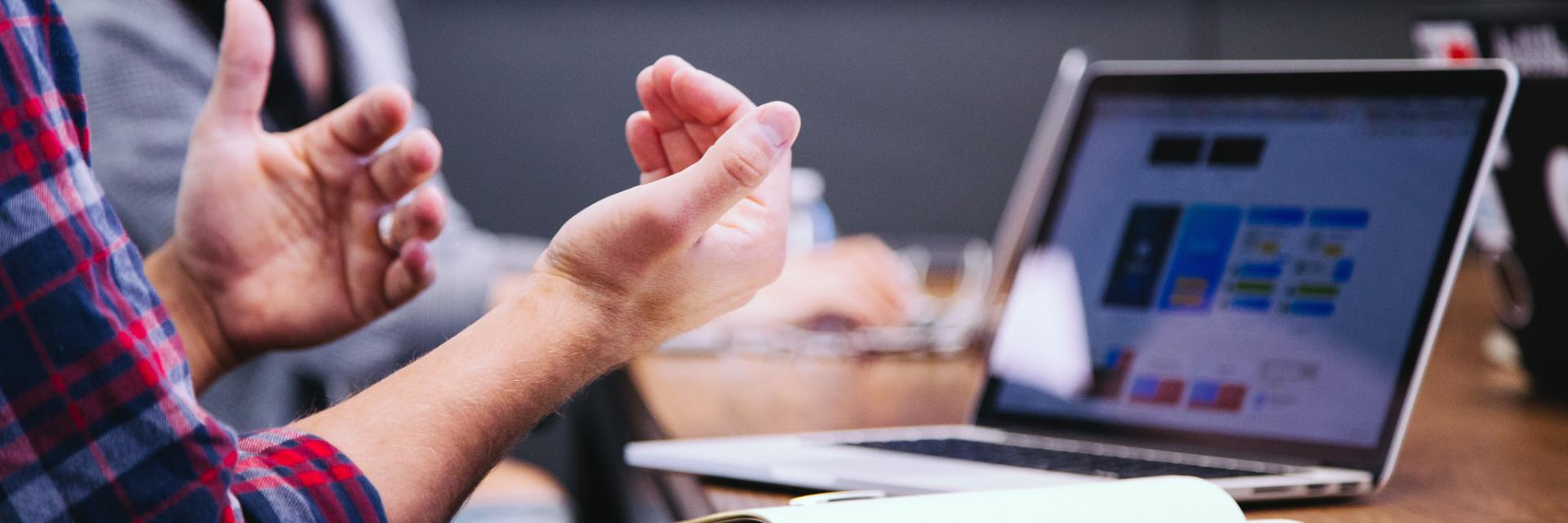 Vil du være med på laget vårt? Vil du være med på laget vårt?